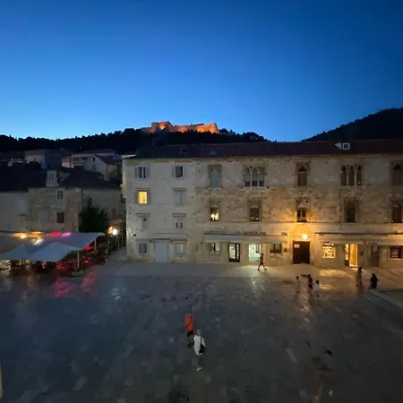 Torre * Hvar Town